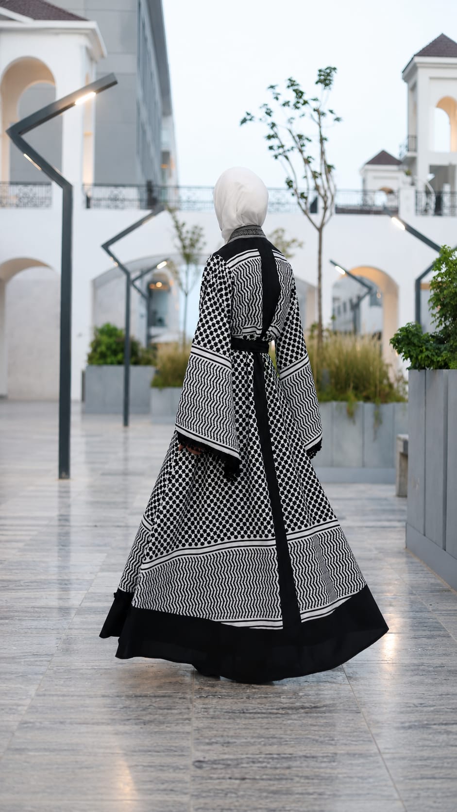 Kufiya Abaya 2