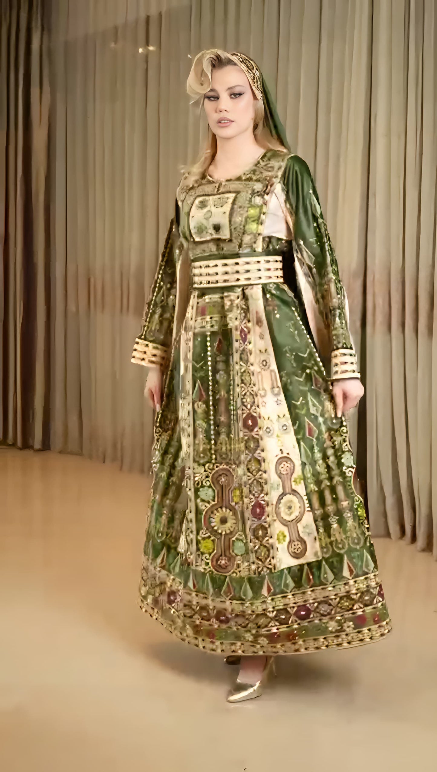 Royal Henna Thobe