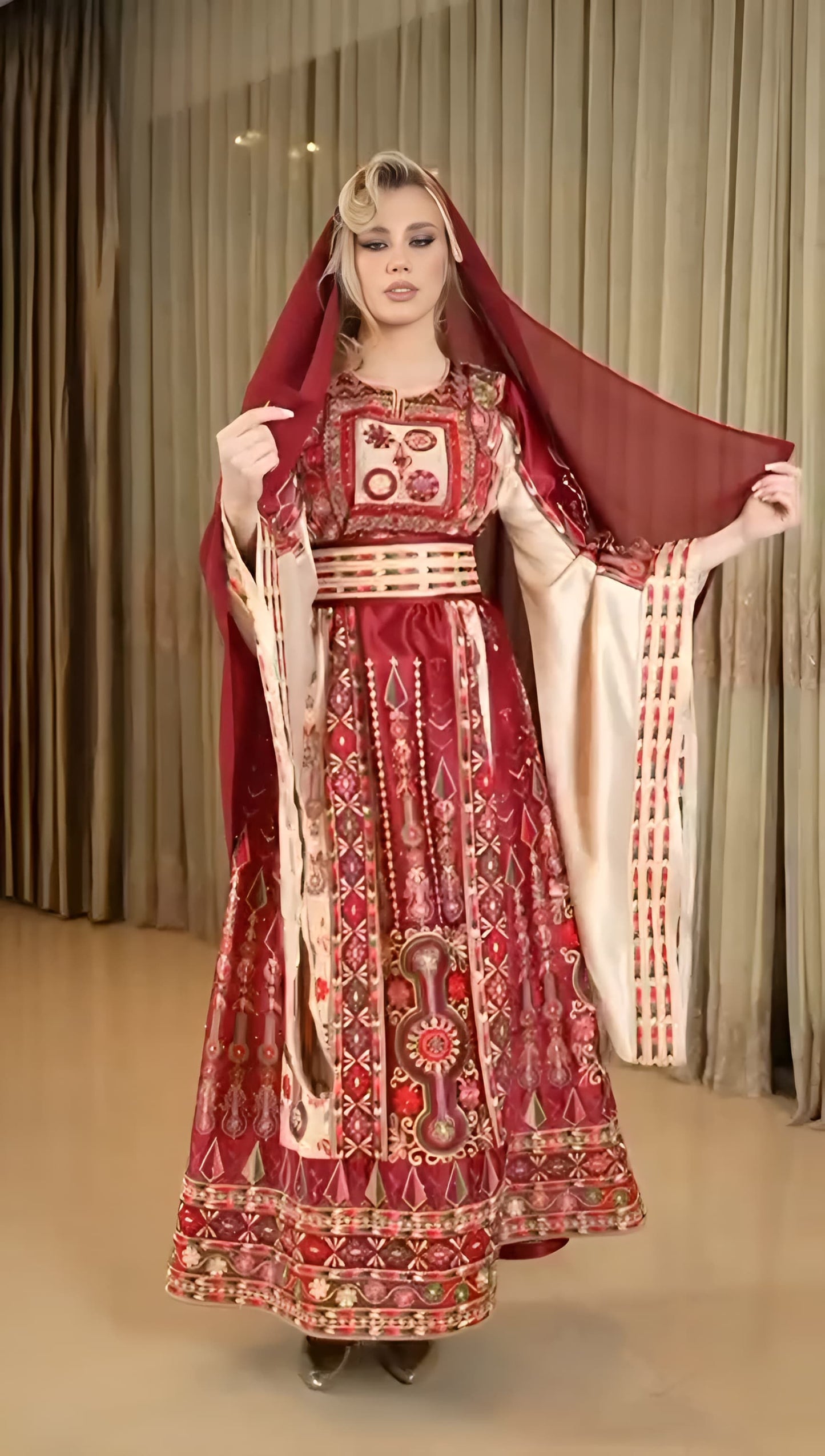 Royal Henna Thobe