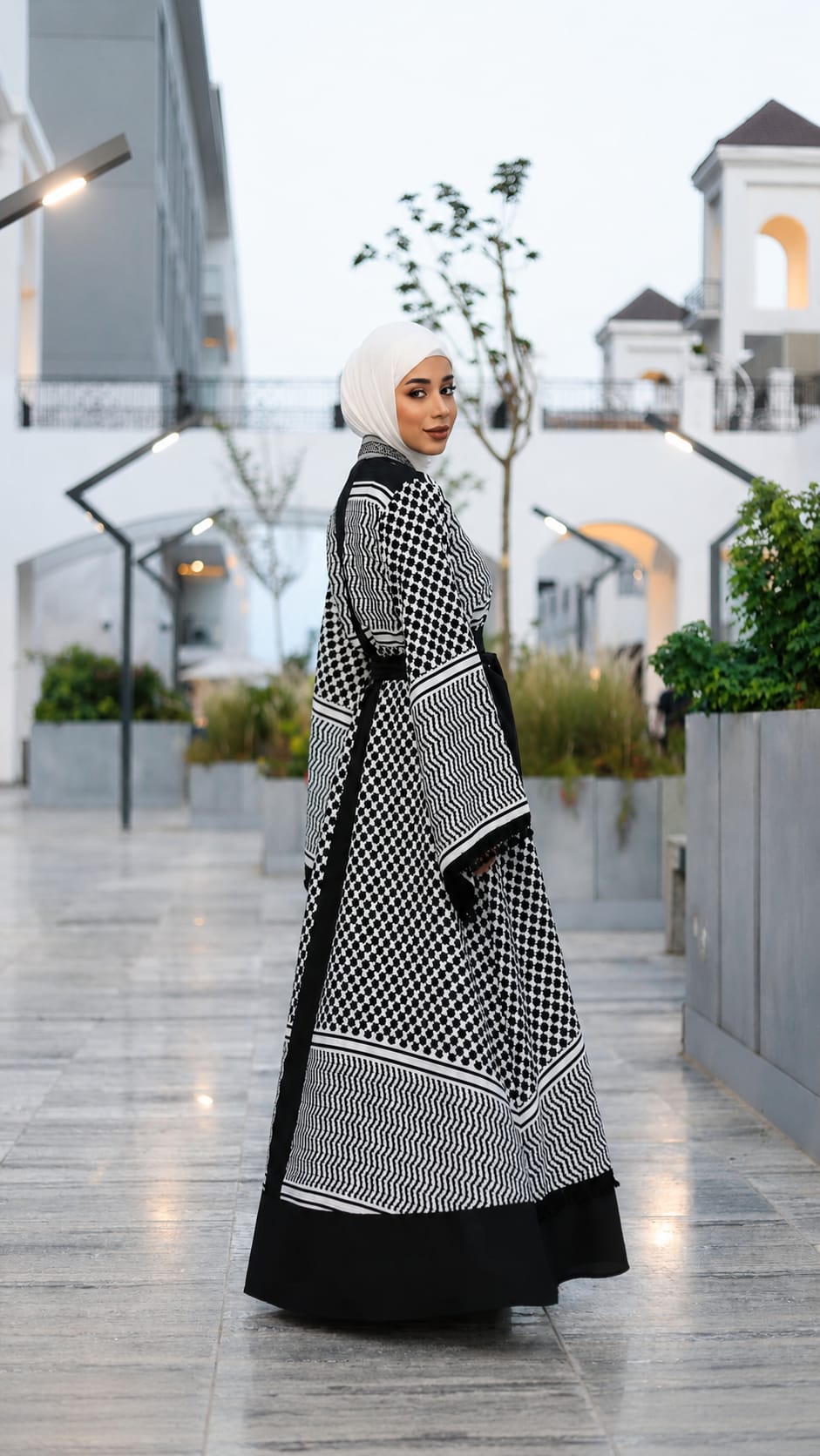 Kufiya Abaya 2