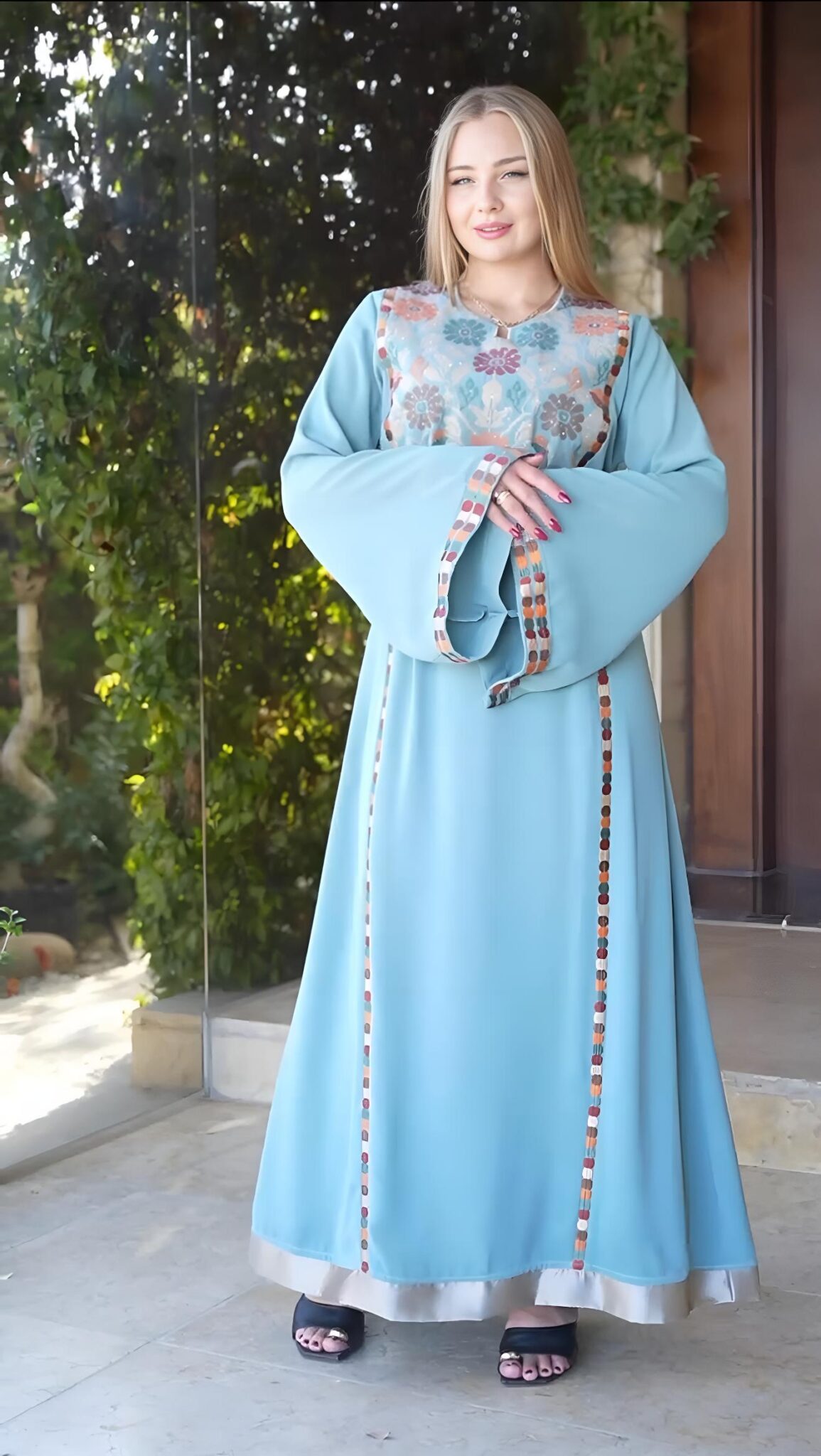 ثوب الزهور الملكي