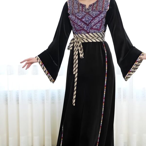 ثوب مناجل الصايه المخملي